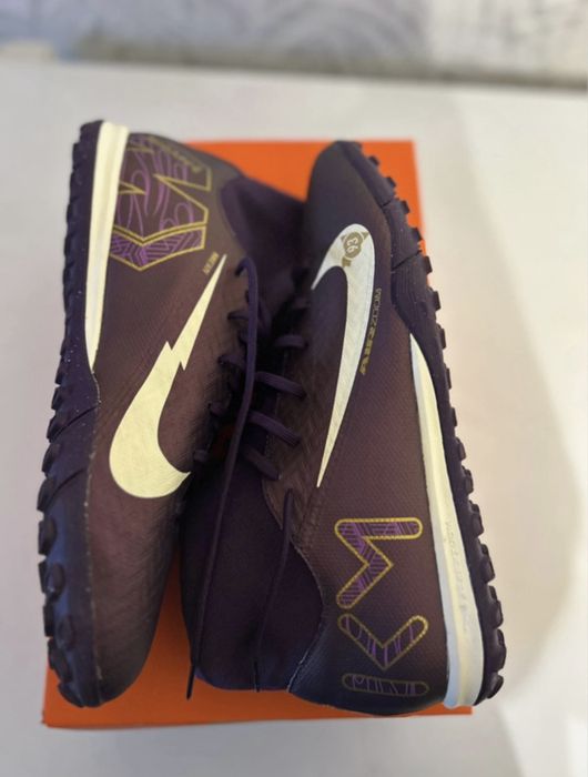 Fioletowe turfy Nike
