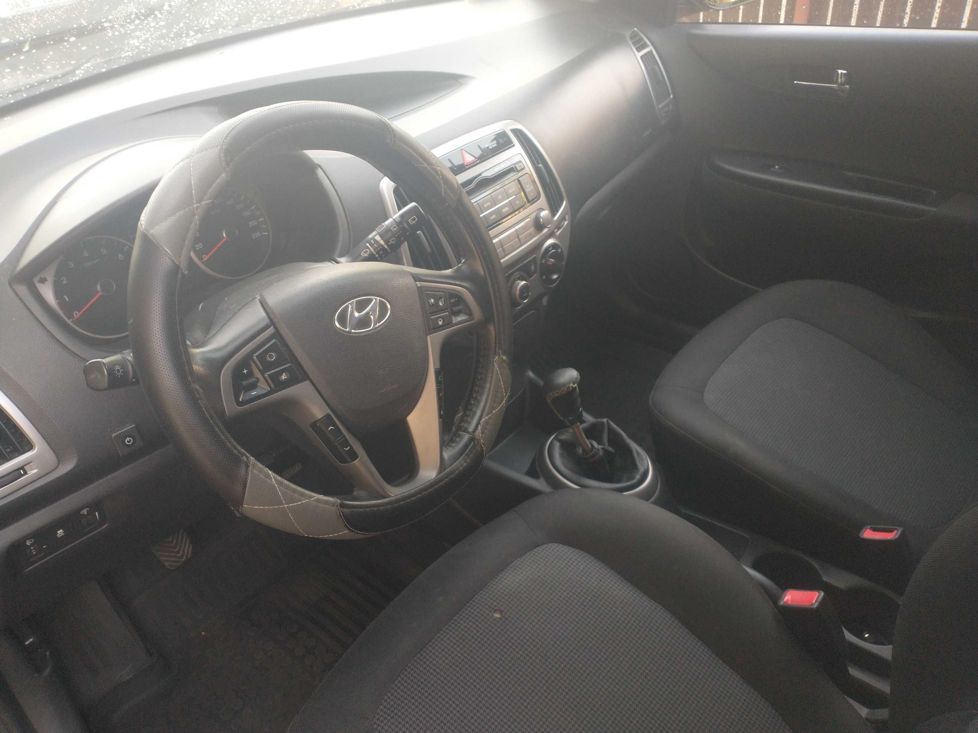HYUNDAI i20 LIFT 1,25 BENZYNA-GAZ 2014/15r klima, led 108 tys km