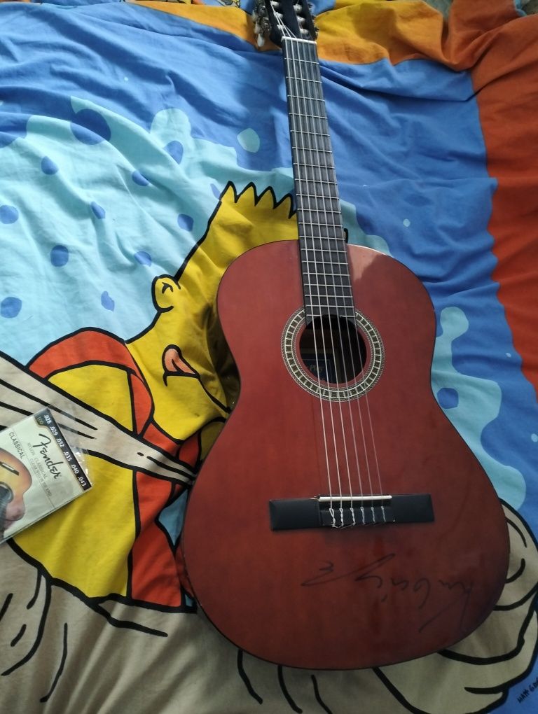 Sprzedam gitarę z podpisem kubańczyka