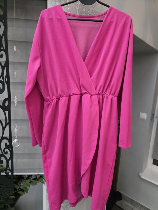 Elegancka sukienka Fuksja Plus Size
