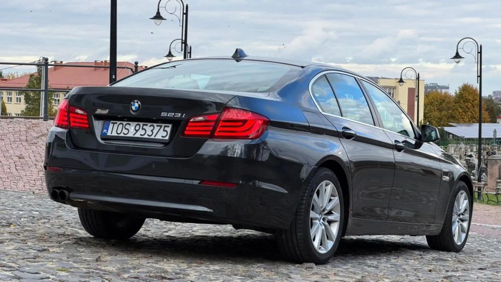 BMW Seria 5 523i Benzyna 2011 rok Bardzo Ładna F10