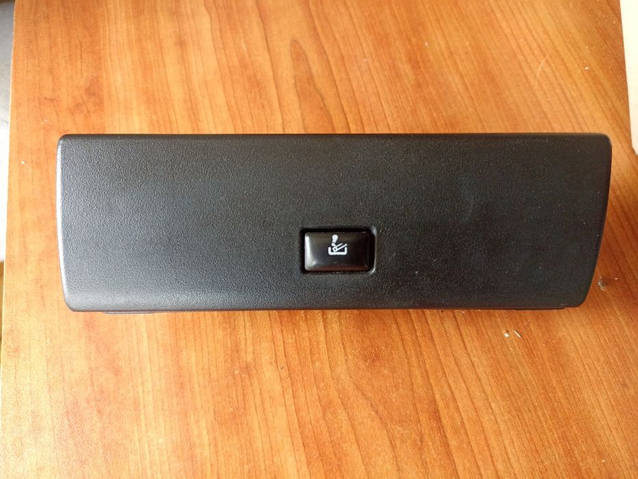 Кнопки, заглушки, пластик салона opel omega a.  РАЗБОРКА