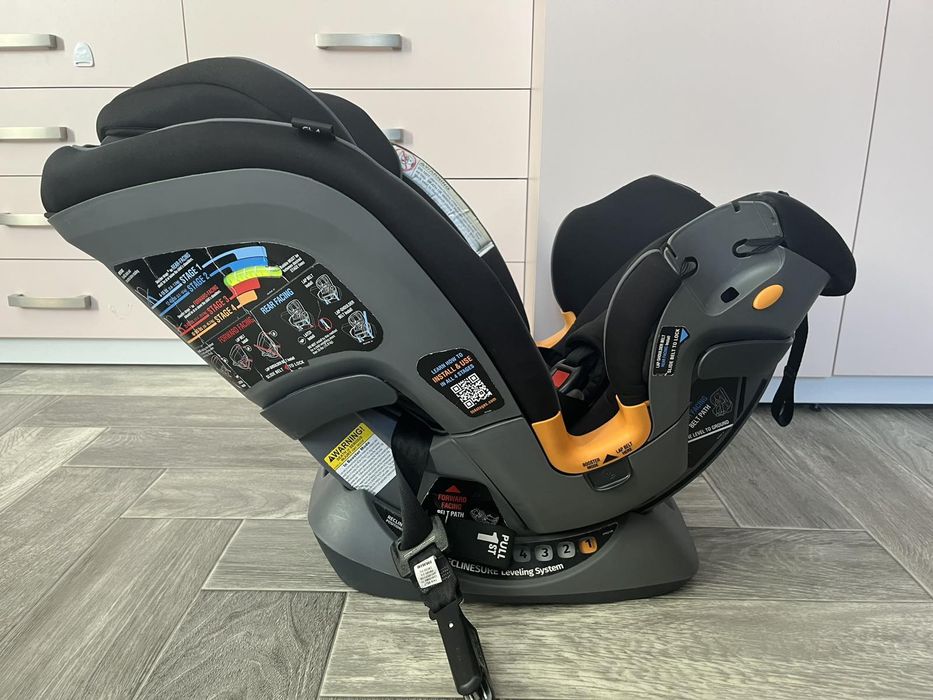 Автокрісло Chicco Fit4