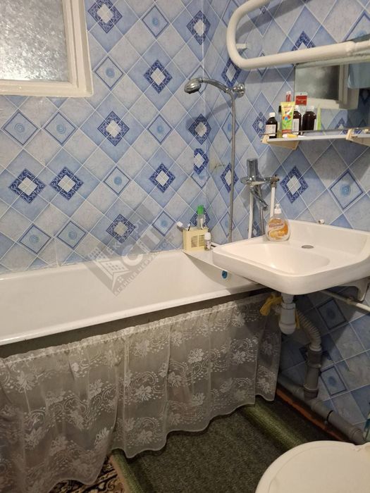 Продам 2-х кіімнатну квартиру + гараж  17 Квартал.