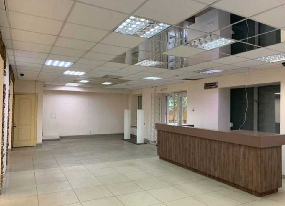 Продам Торгове примiщення пр.Л.Лукьяненка 41