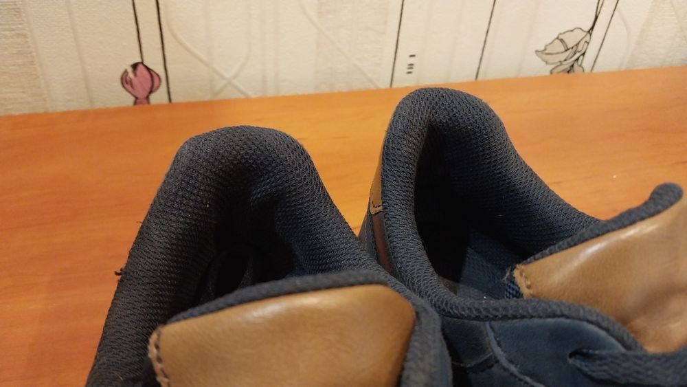 Продам мужские осенние кроссовки  -  сникерсы  Casual by Zapato.