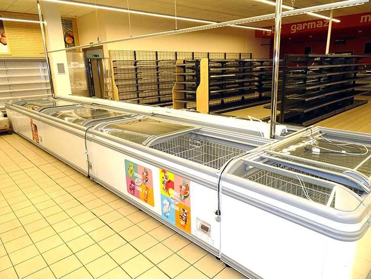 Wyprzedaż pod zdanie lokalu – super cena za wyposażenie sklepu spożyw.