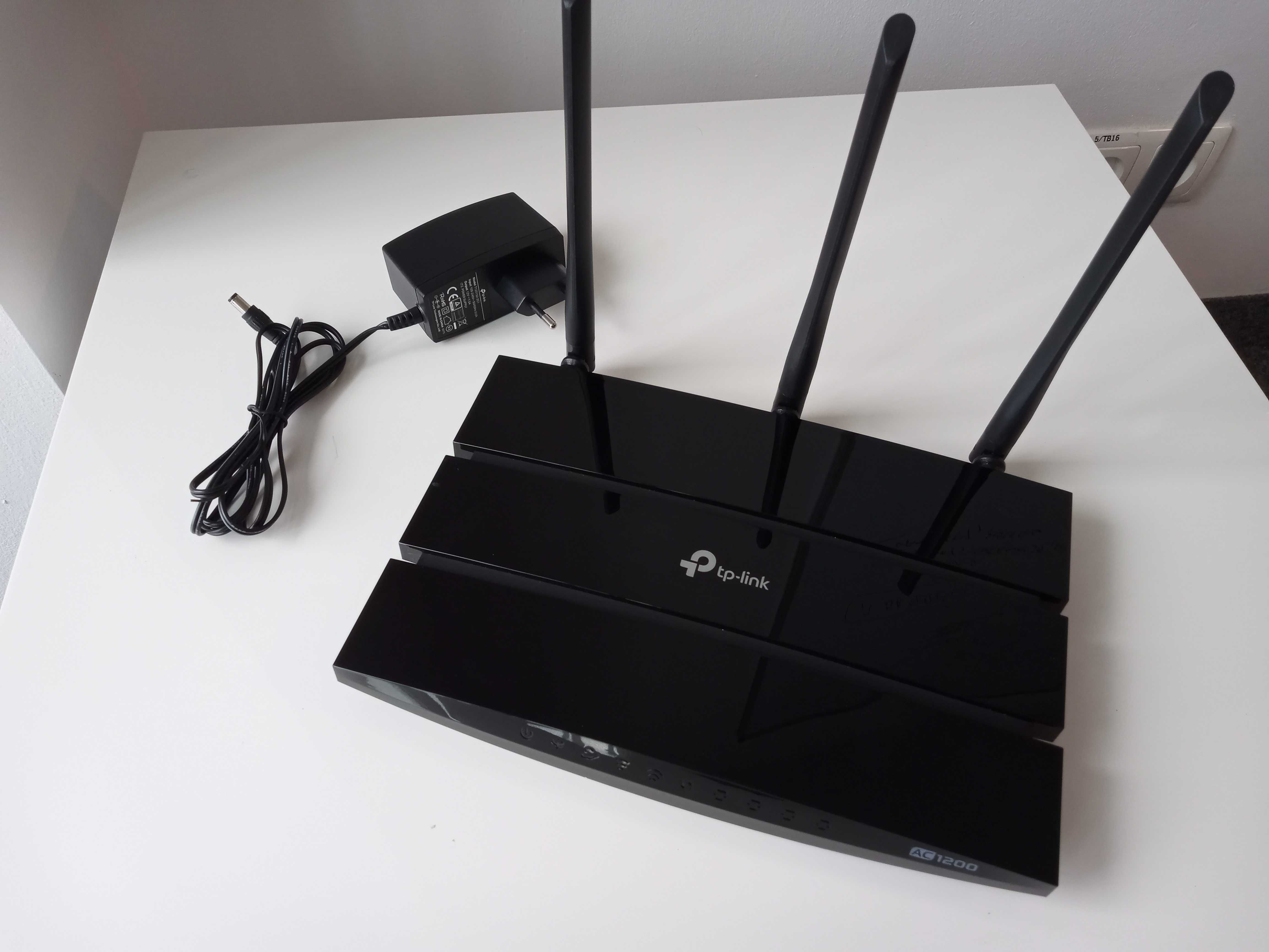 Router TP-Link Archen VR400 AC1200