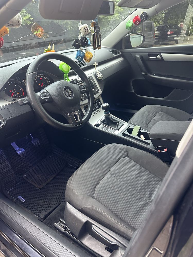 Volkswgen pasat B7 2011р 2.0 дизель механіка