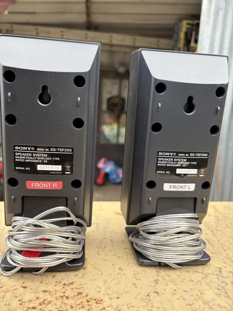 2 colunas Sony em excelente estado