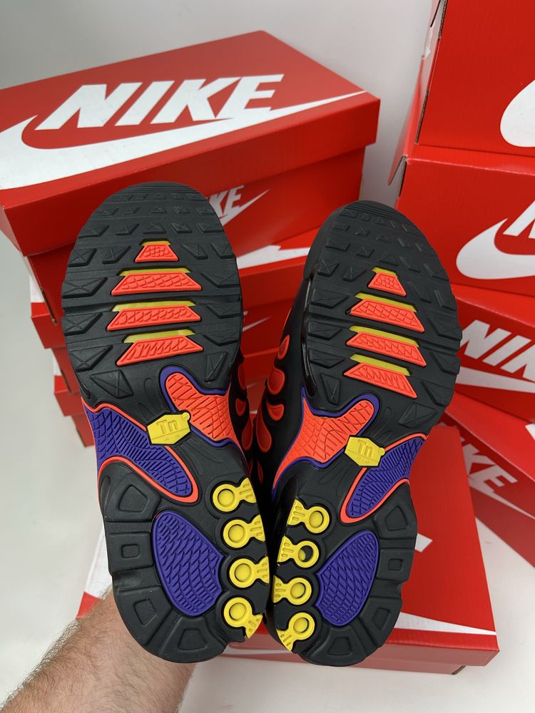 Мужские кроссовки Nike Air Max Plus Drift кросівки 40,41,42,43,44,45