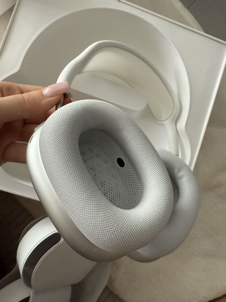 airpods max with smart case model a2096
