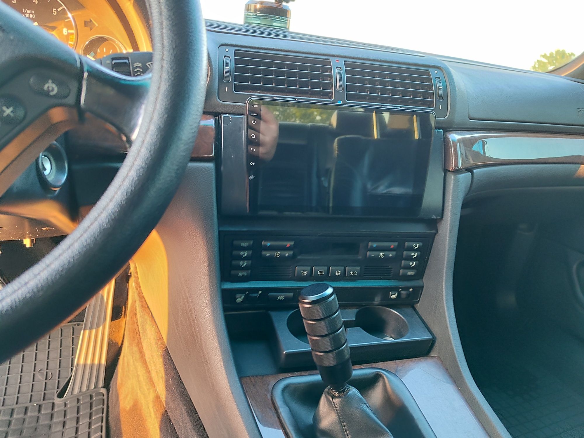 BMW E38 1996 2.8