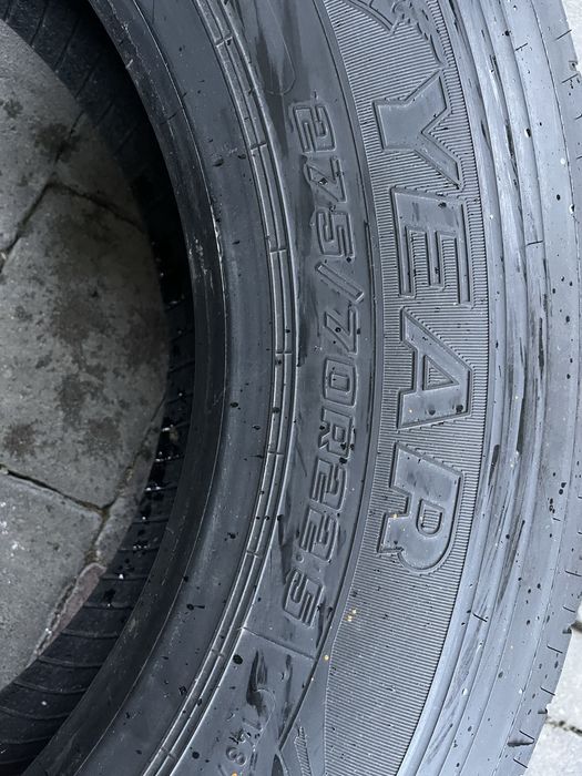 275/70-22,5.   Шини до вантажного автомобіля