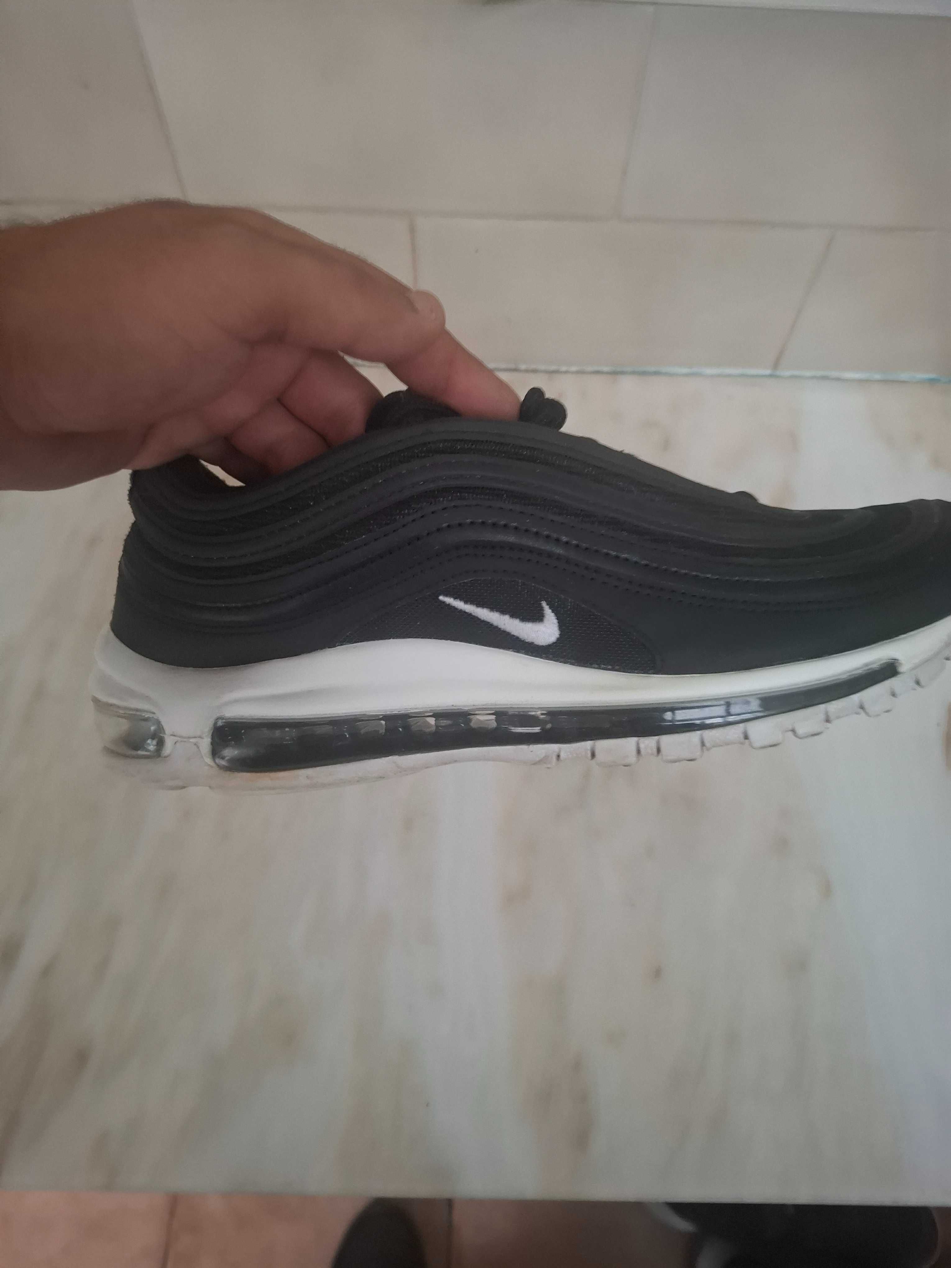 Sapatilhas  nike air max usadas 2 vezes