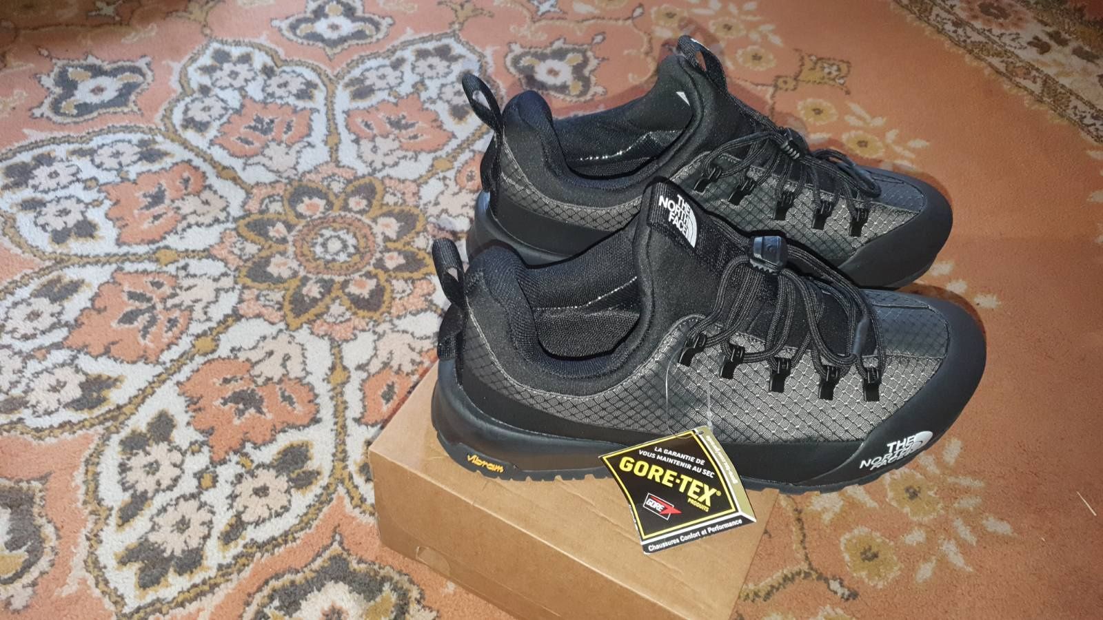 Термо кросівки The north face 44 розмір