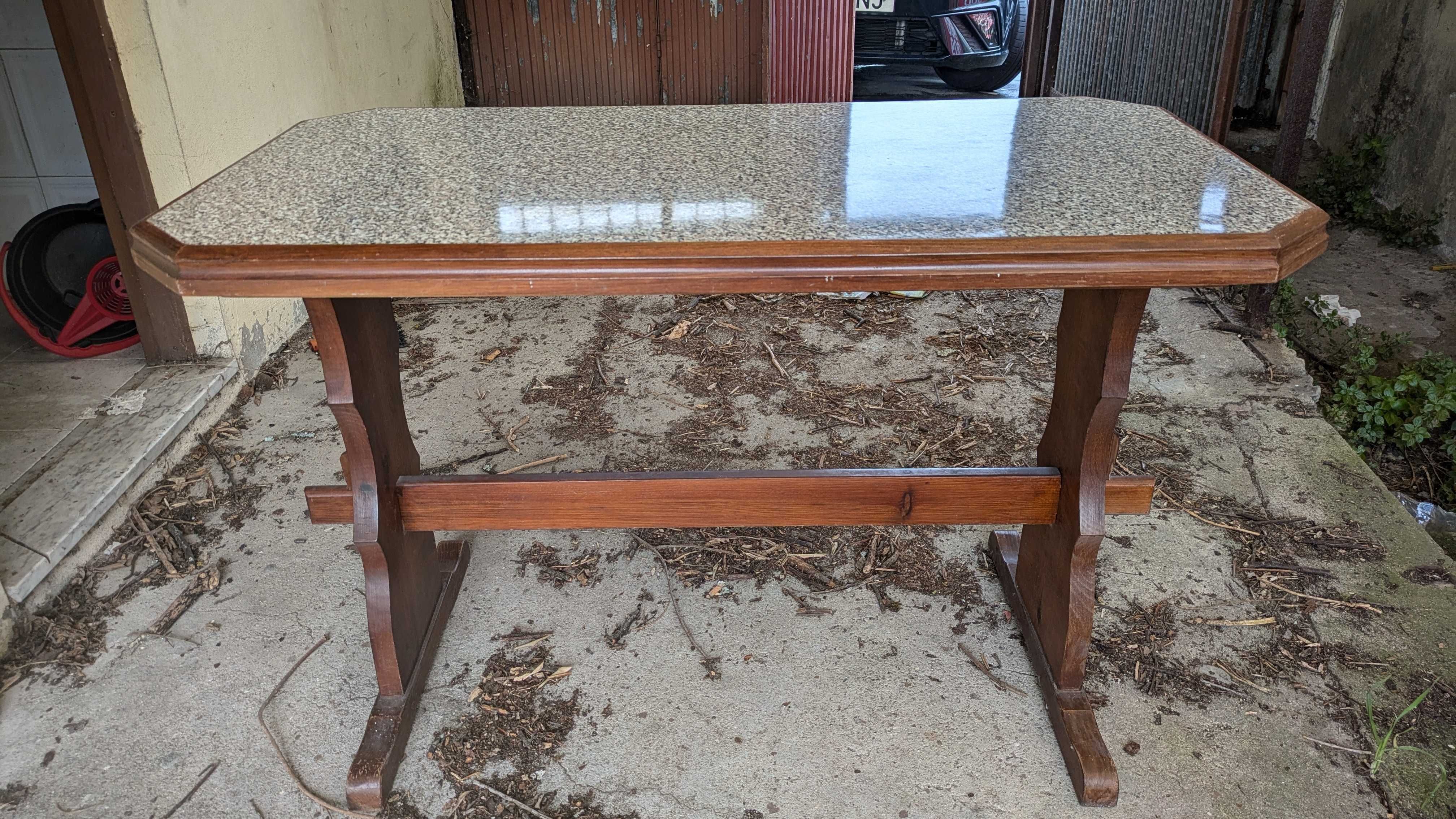 arca de enxoval +  6 mesas para cozinha e para sala ou corredor