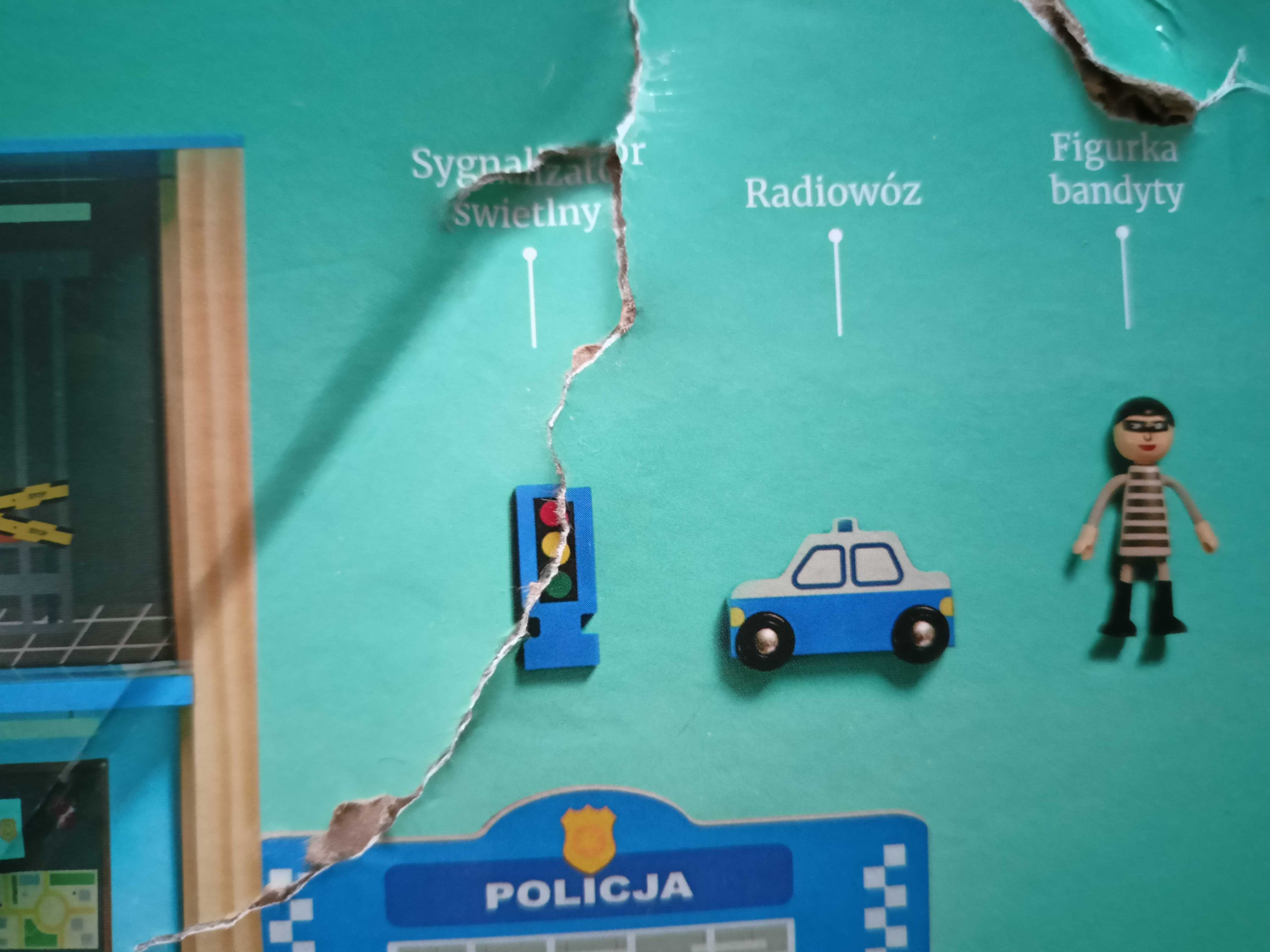 drewniany posterunek policji z akcesoriami 18m+