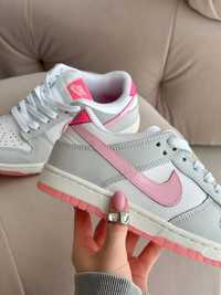 Nike SB Dunk Pink