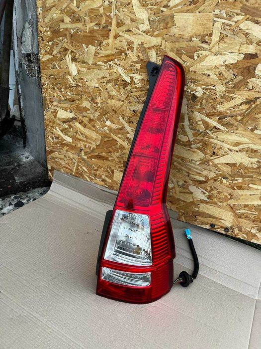 Задній правий фонар задній ліхтар фонарь Honda CR-V 3 Хонда Ц-РВ СРВ 3