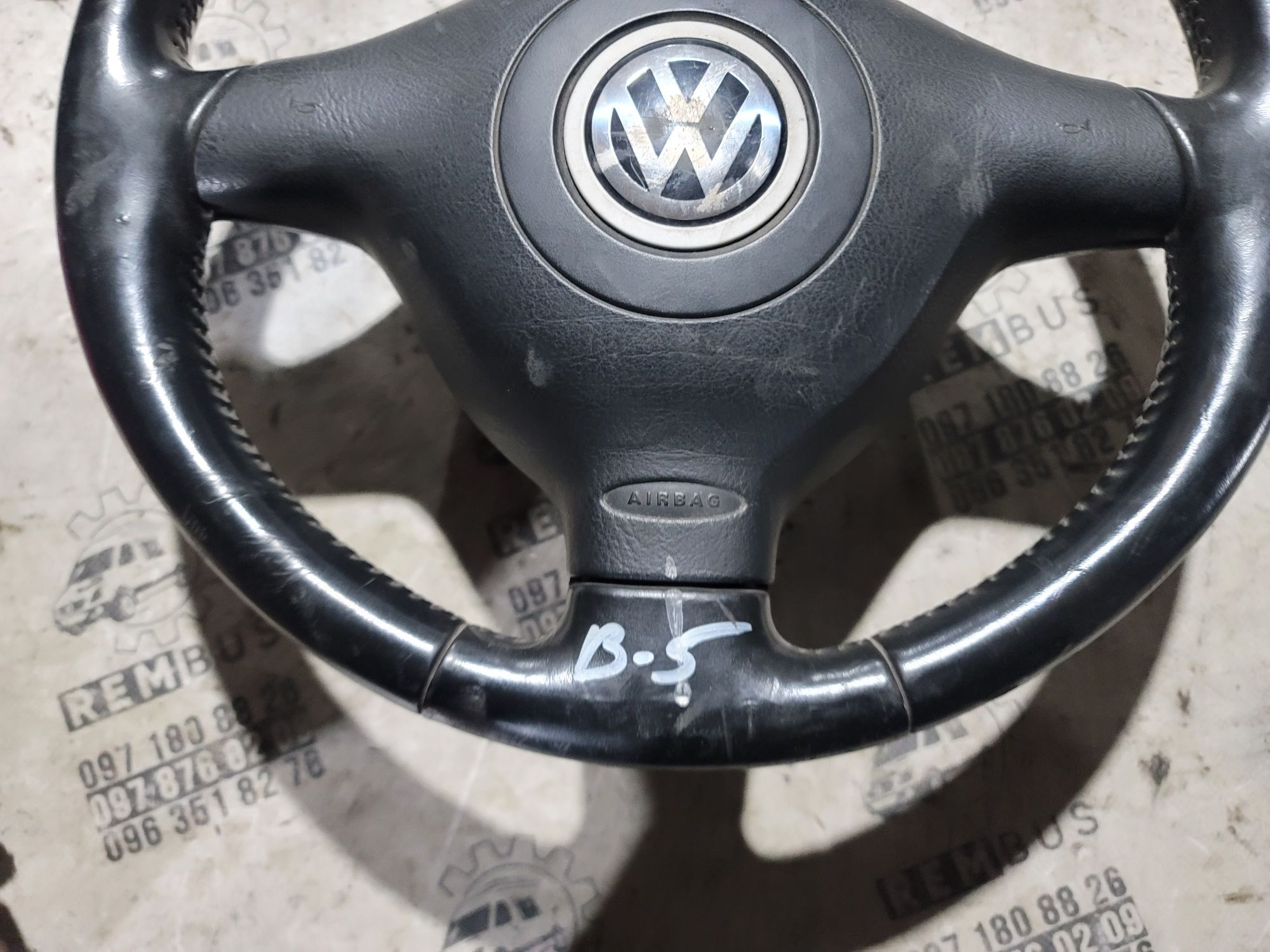 Руль VW Passat b5 гарний стан взборі з подушкою.