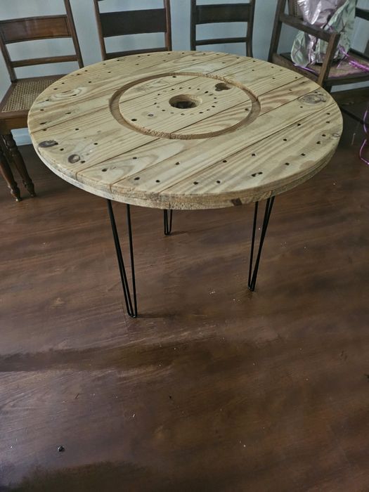 Mesa decorativa para loja ou espaço comercial