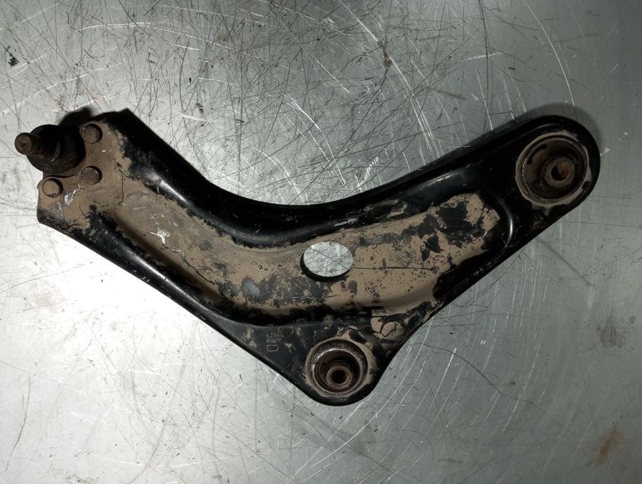 Braço de suspensão frente direito PEUGEOT 2008 I (CU_)