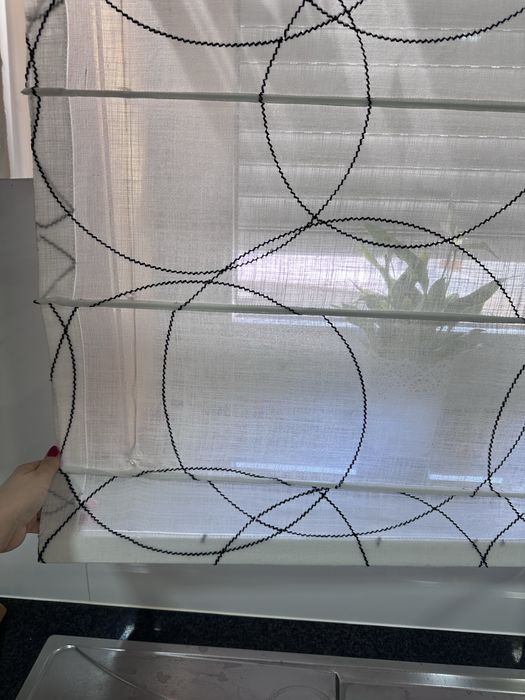 Cortina / Tela Branca com pormenores pretos