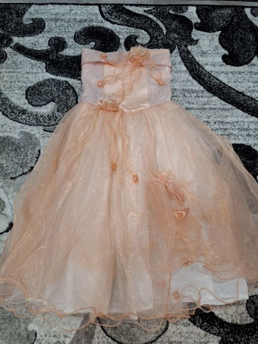 Святкова сукня для дівчинки 116-122-128