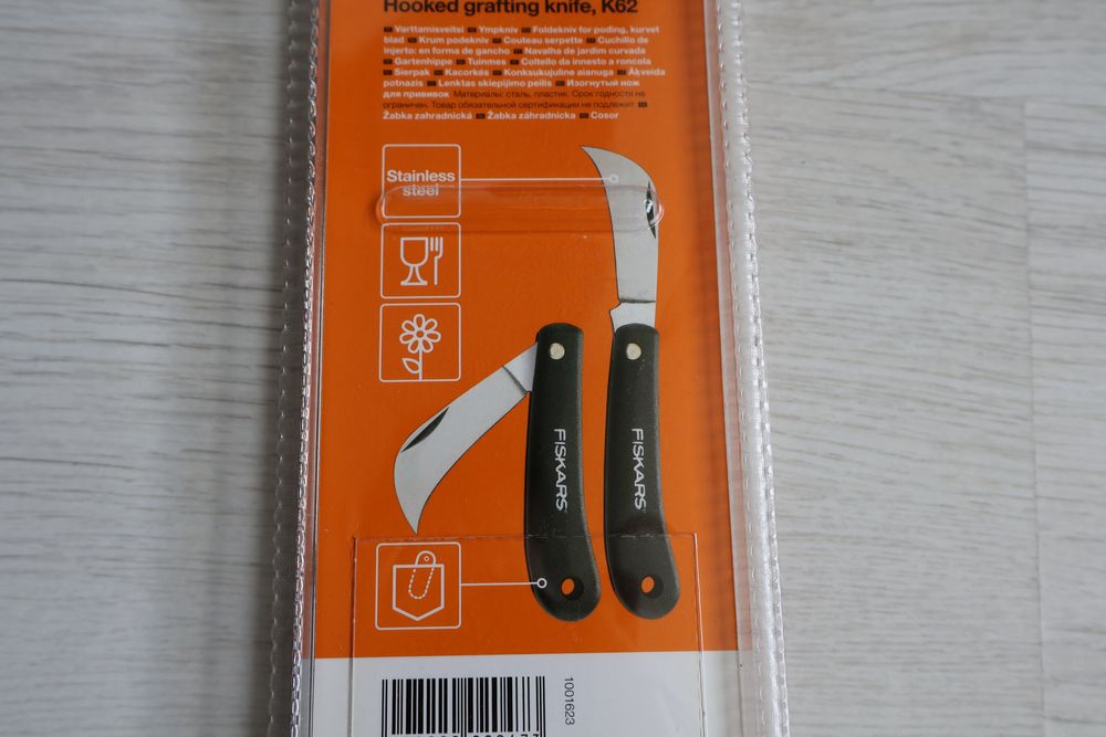 Зігнутий ніж для щеплень Fiskars K62. Оригінал!!!