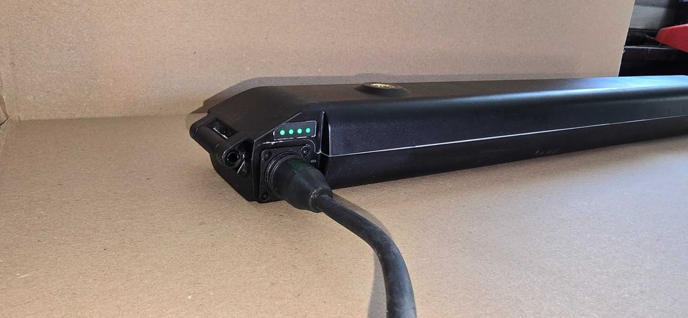 Bateria Specialized  M2 M3  Jak nowa   15cykli Gwaracja