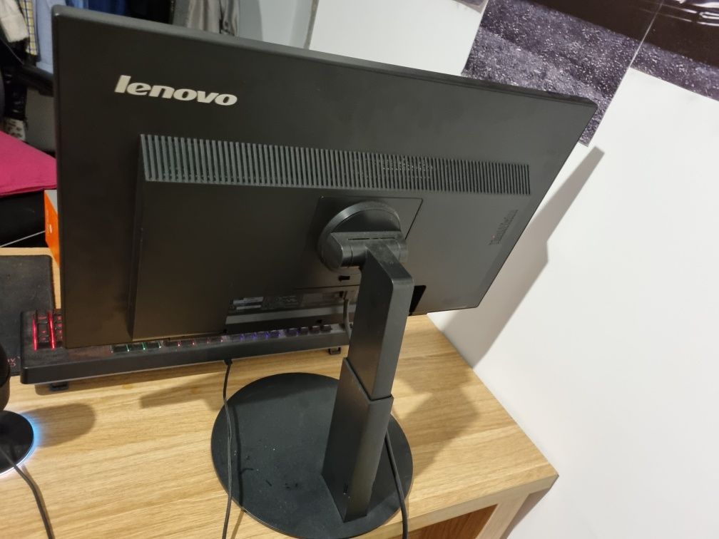 Monitor lenovo Thinkvision