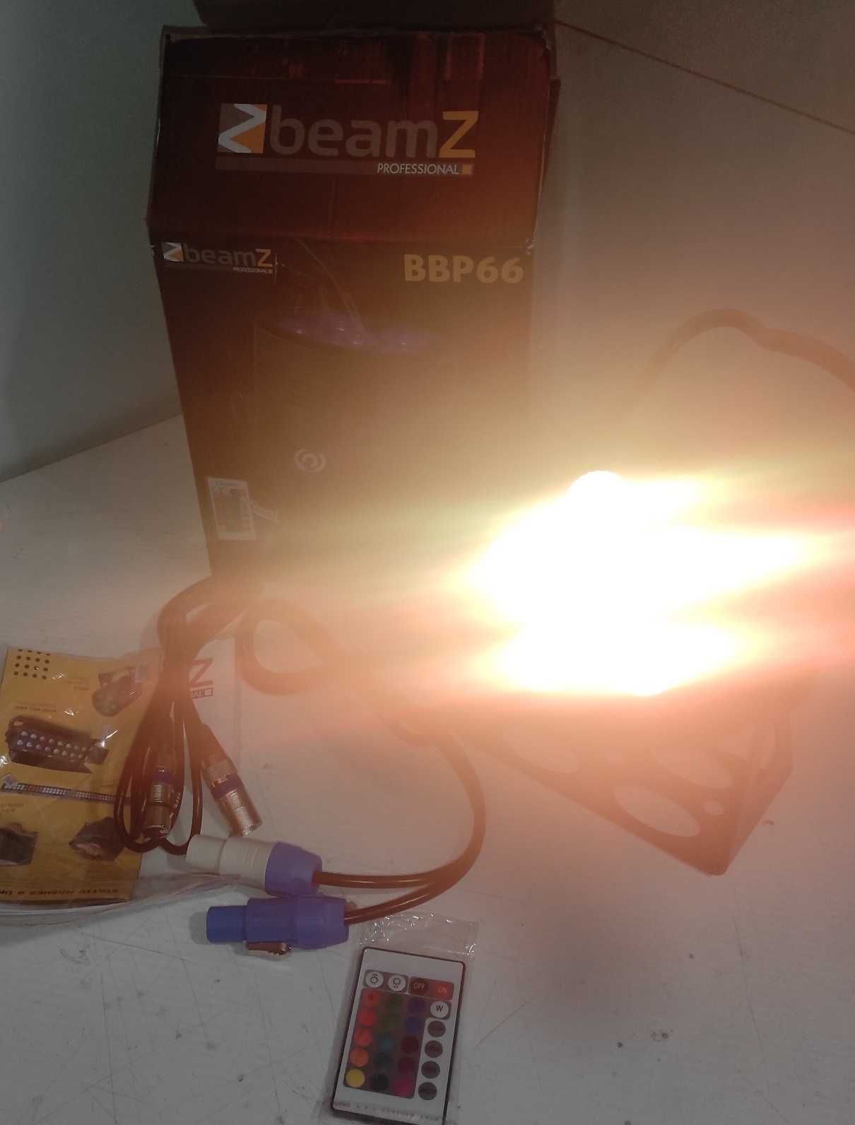 Світлодіодний прожектор на аккумуляторі BeamZ PRO BBP66, 1 шт