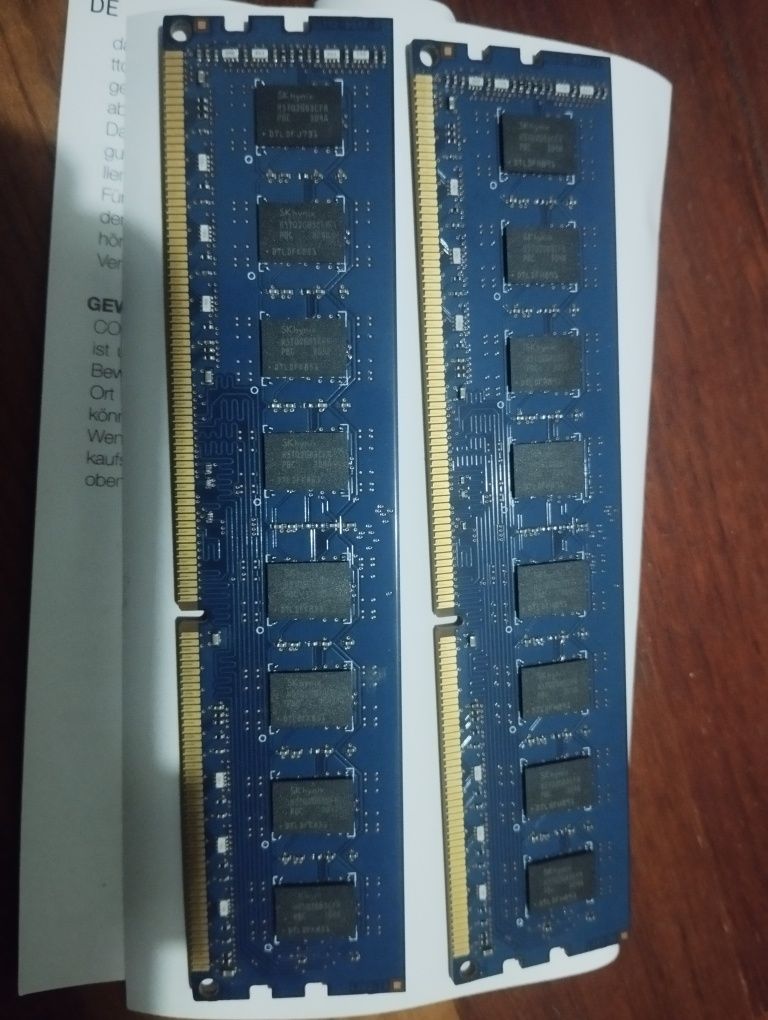 Vendo 2 memorias rams de 4 gb cada uma total 8 gb com frequência de 16