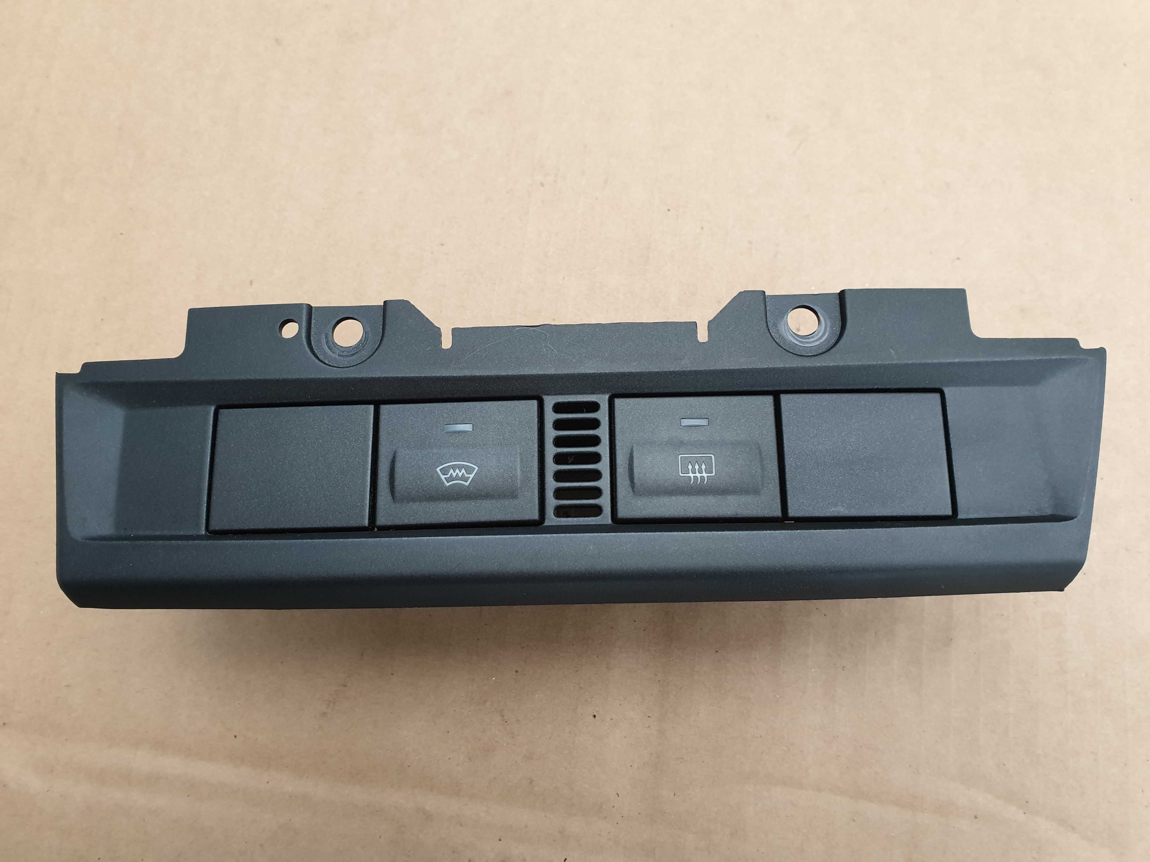 Ford Focus mk2 panel grzania szyb przyciski