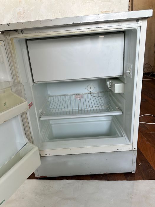 Холодильник аристон