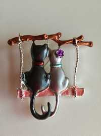 USA_BROSZKA/ZAWIESZKA_nieszablonowa biżuteria - koty na huśtawce