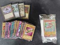Cartas de jogo Yu-Gi-Oh! e Invizimals