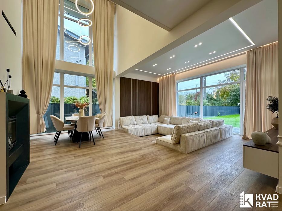 Стильний укомплектований будинок !