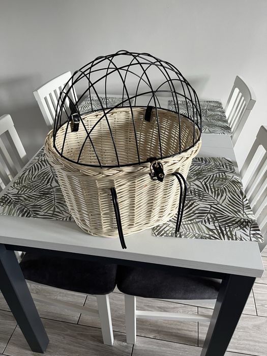 Kosz wiklinowy transporter dla psiaka