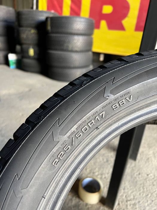 Шини 225/50 r17 98V GoodYear Ultra Grip Performance (438)