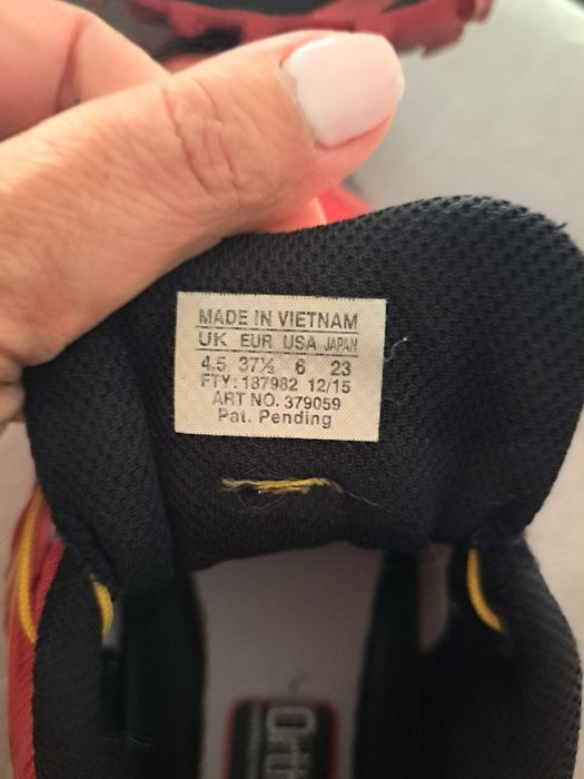 Tenis salomon tamanho 37,5