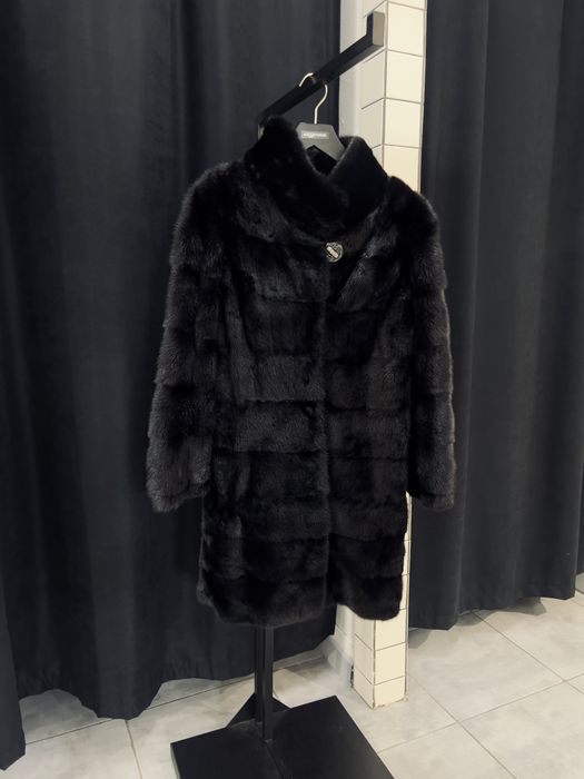 Норкова шуба чорна Saga Furs