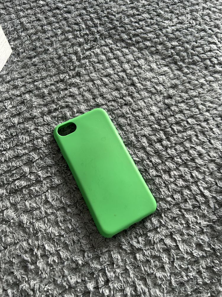 Etui Iphone SE stan bdb