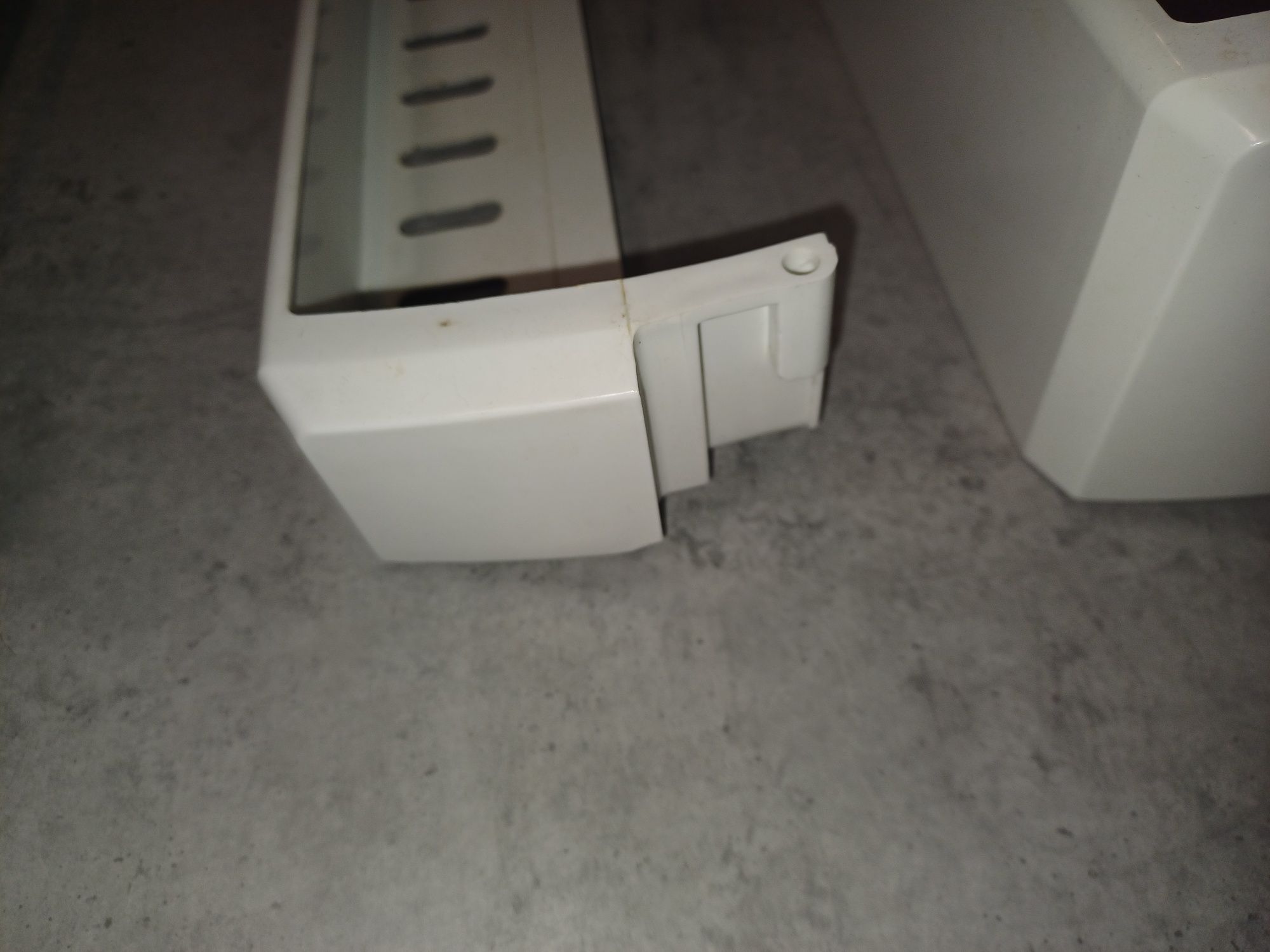 Półka boczna balkonik do lodówki Beko