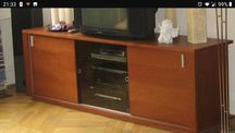 Szafka RTV ładna funkcjonalna z półką gratis