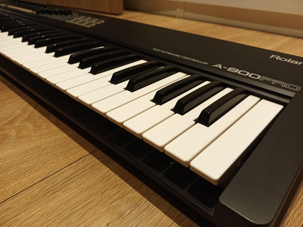 Midi-klawiatura Roland A-800pro. 61 klawiszy.