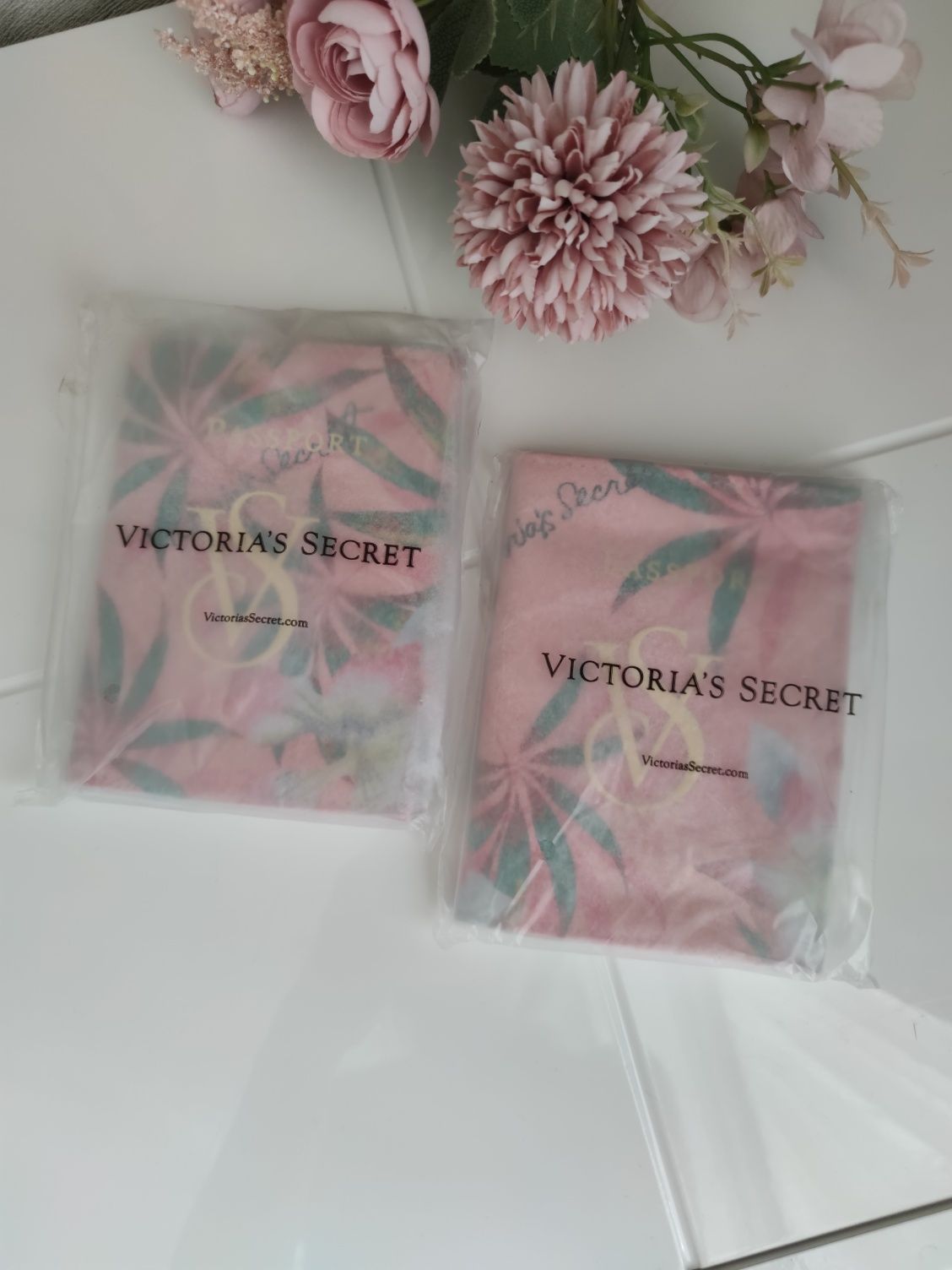 Обложка на паспорт Victoria's Secret 
Victoria's Secret