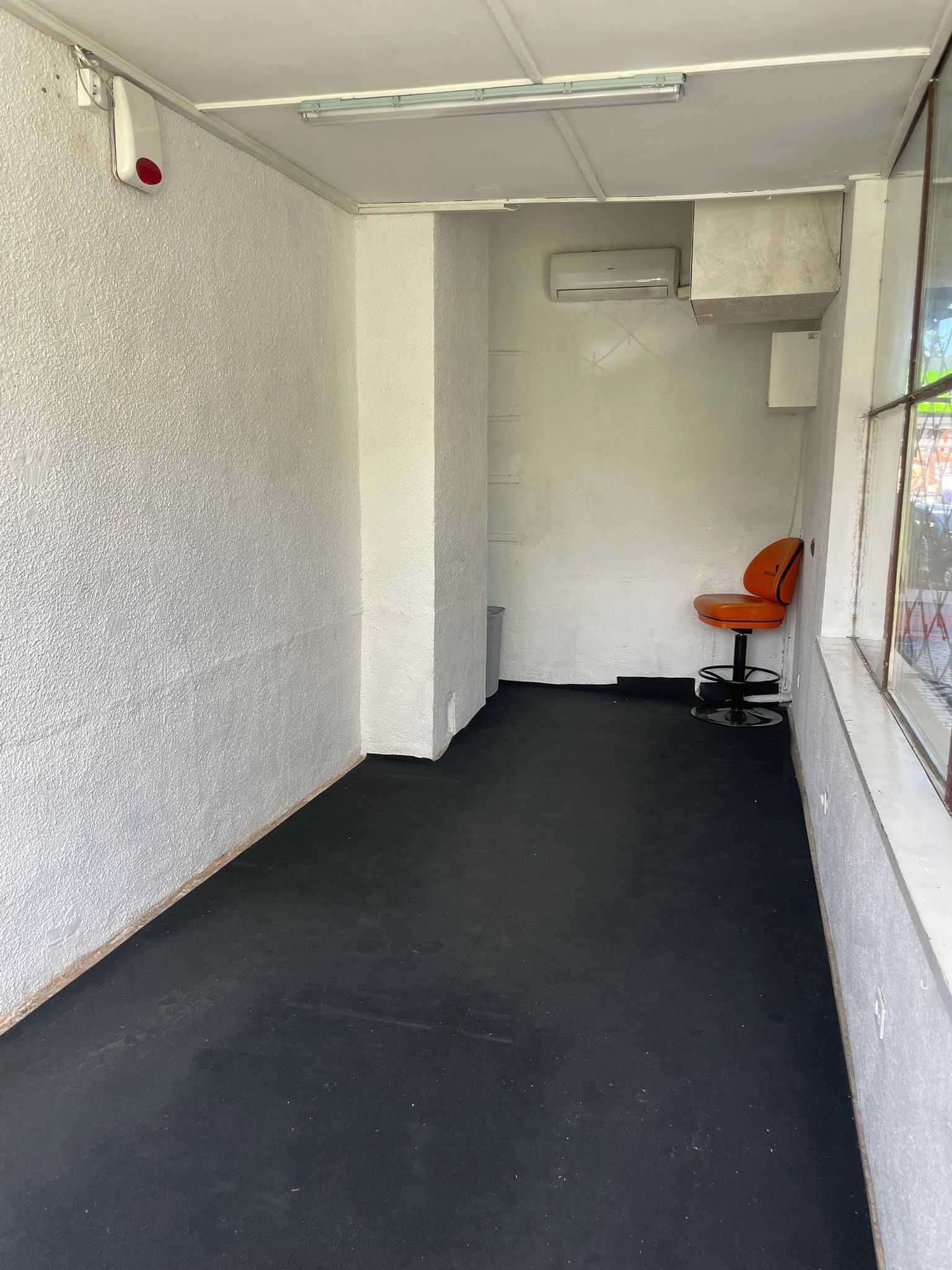 Do wynajęcia lokal w tunelu na osiedlu Piastowskim