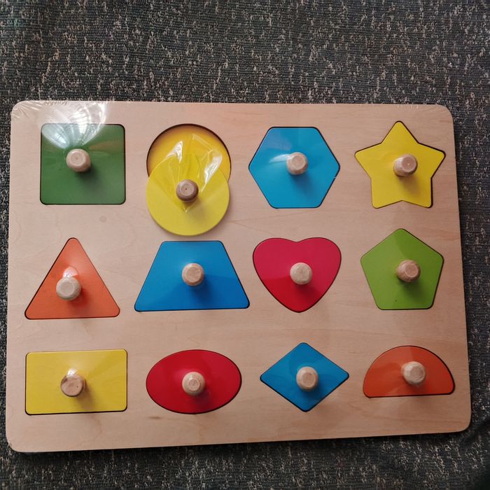 Дерев'яні розвиваючі вкладиші з фігурами